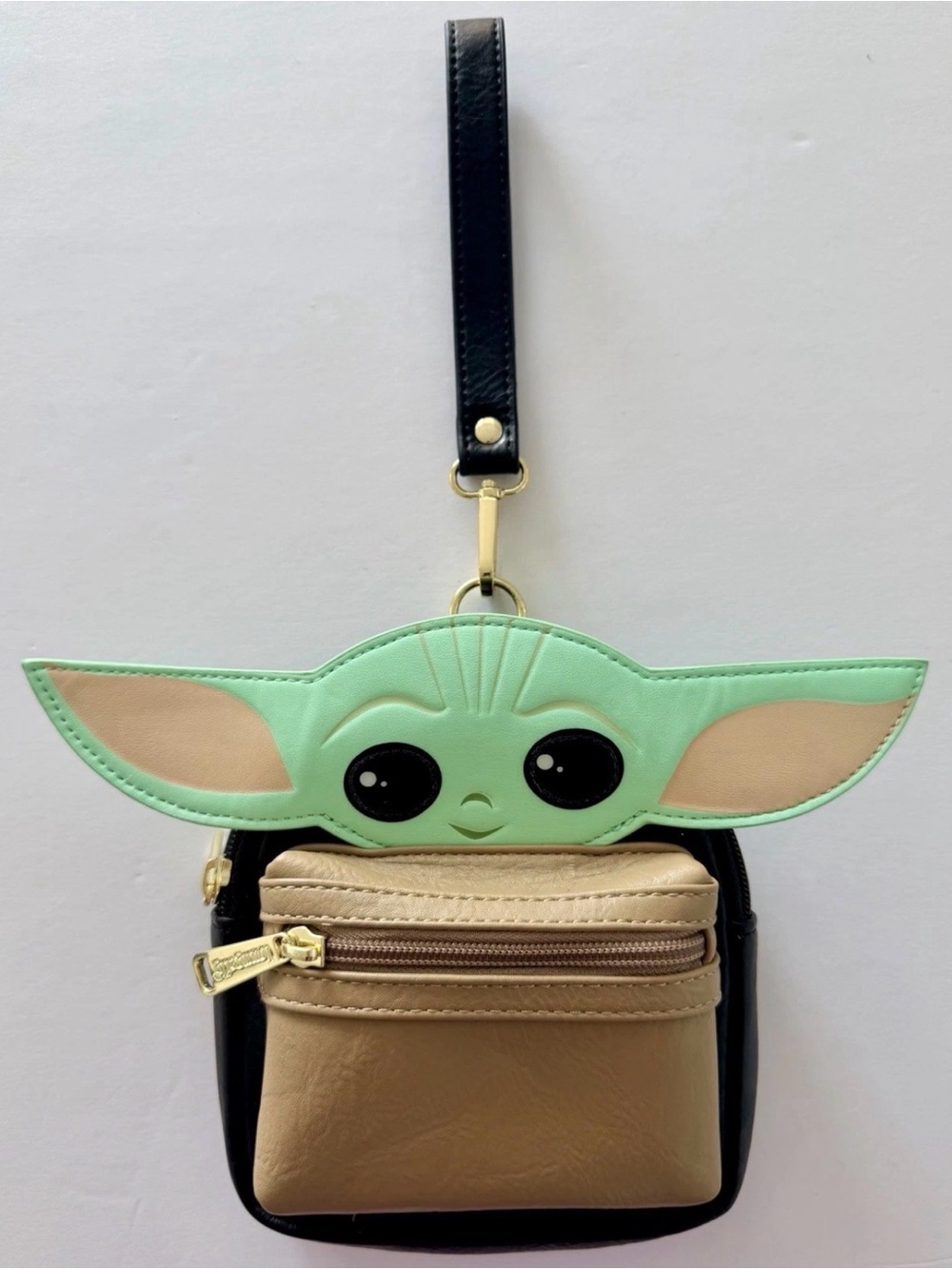 Disney Mini Crossbody Bag with Green Grogu Face and Beige Pocket